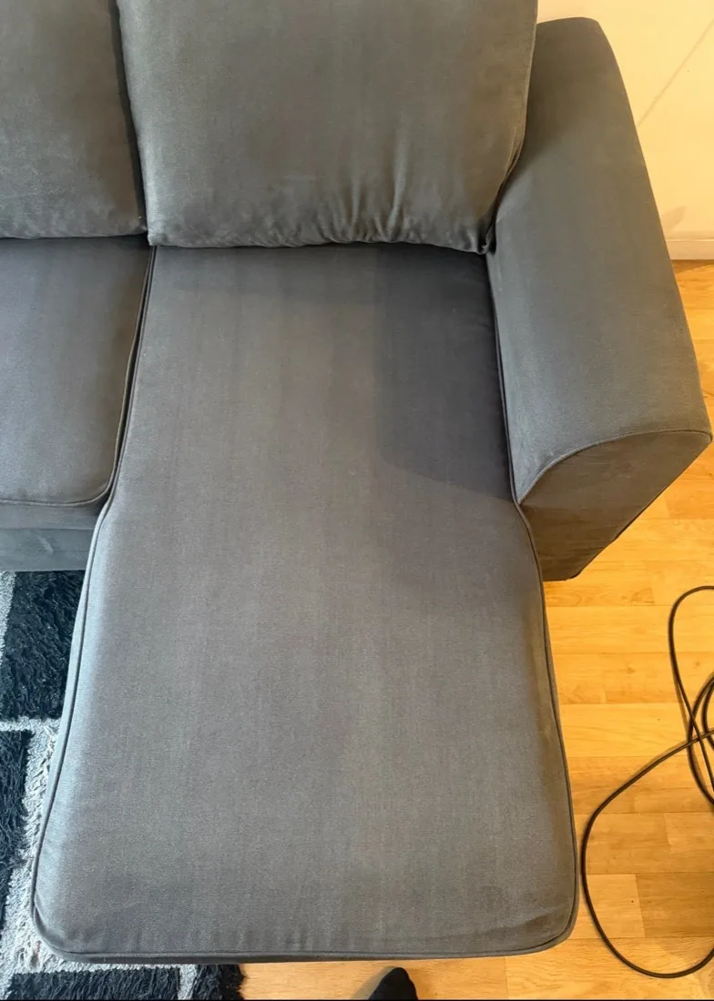 Canapé en tissu après nettoyage