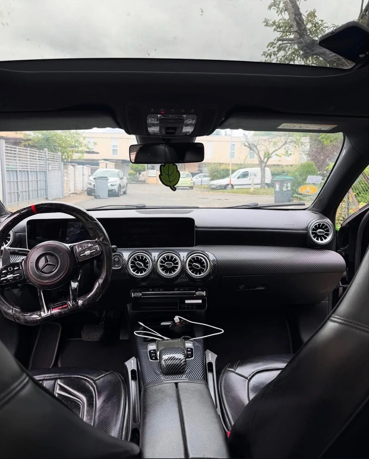 Intérieur de Mercedes-AMG nettoyé par BTOO FRESH