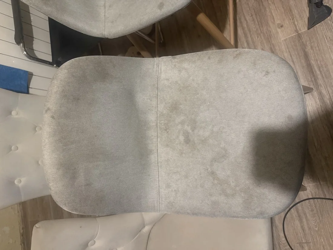 Chaise en tissu avant nettoyage